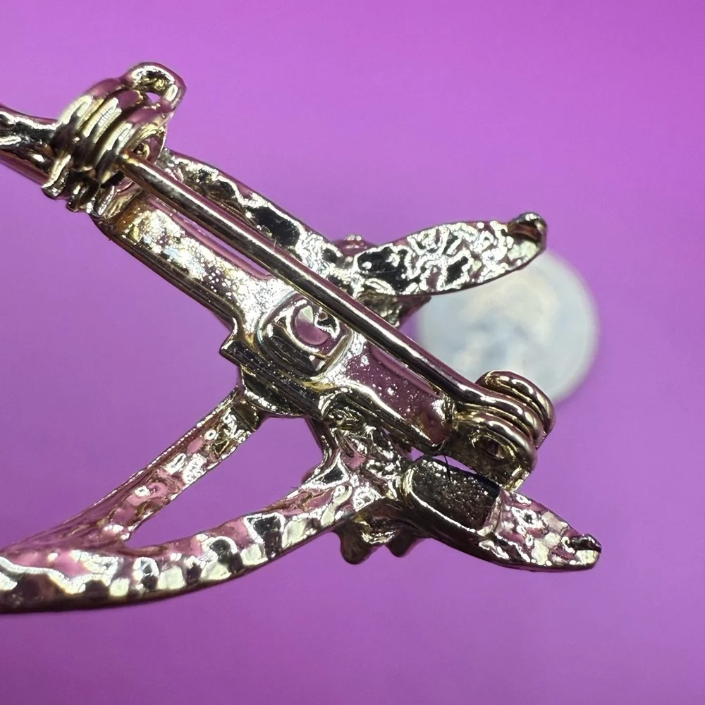 Elegant Silver and green Gemstone wishbones‎ Brooch